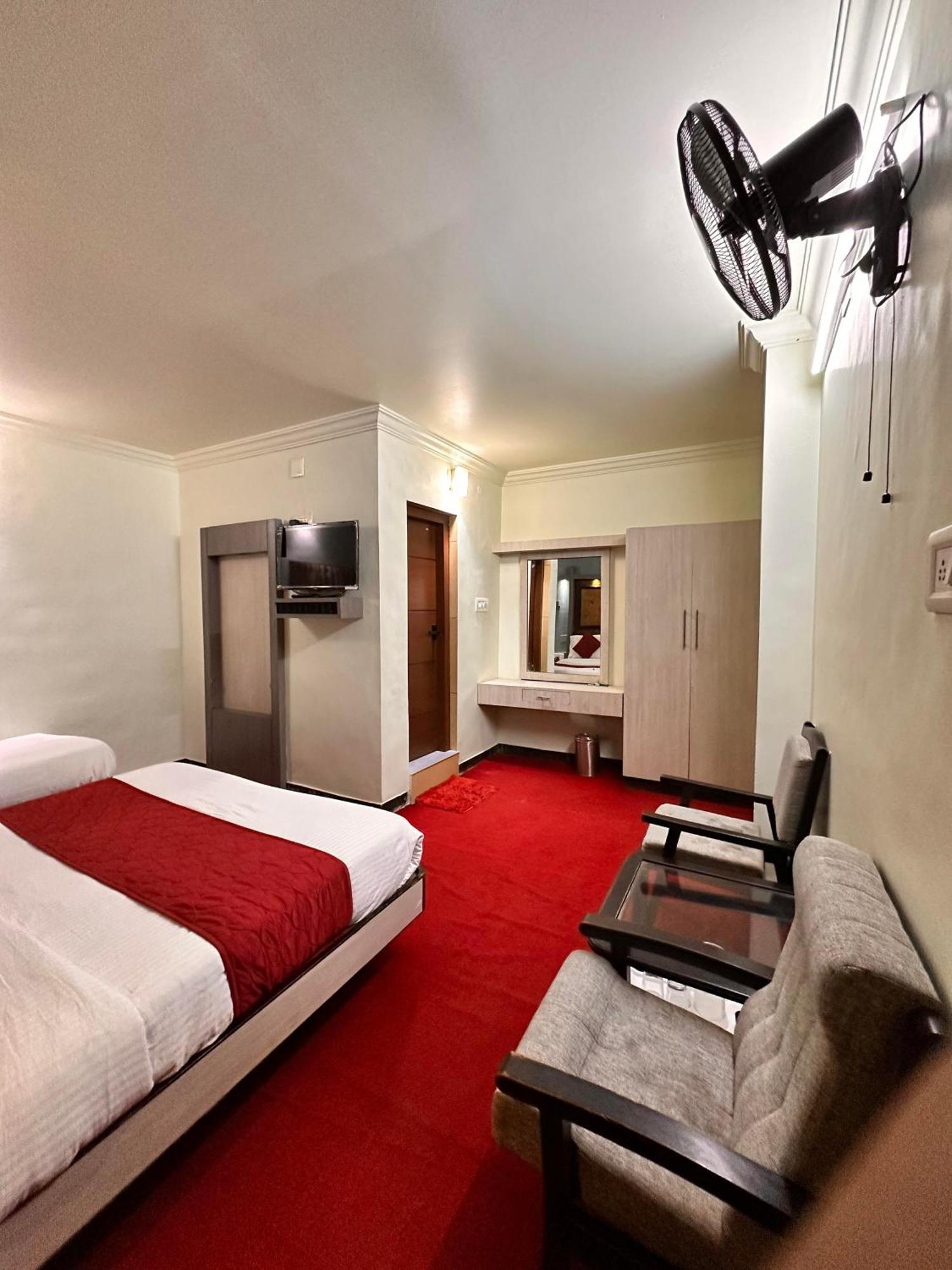 City Palace Hotel Utakamand Zewnętrze zdjęcie
